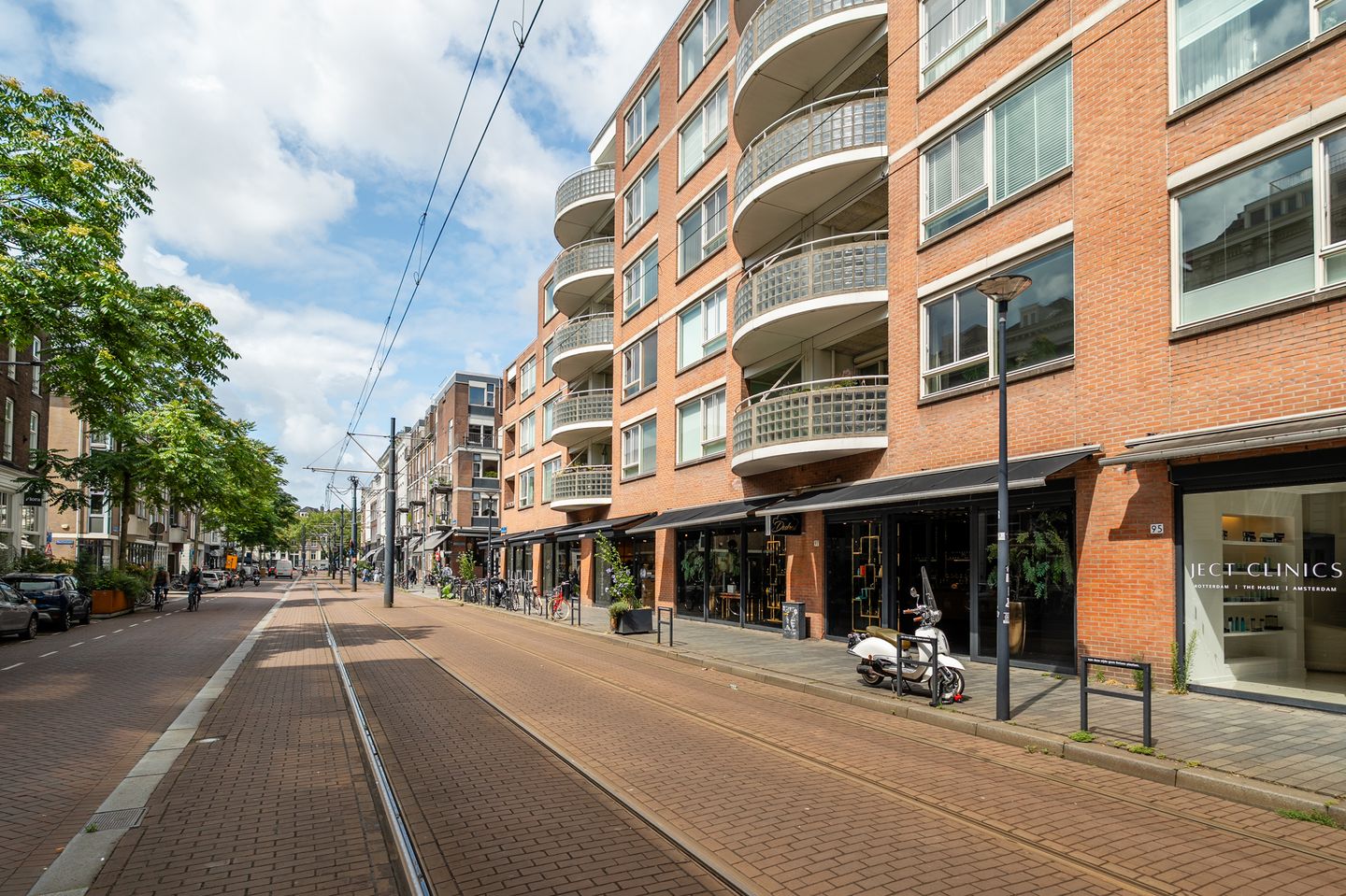 View photo 5 of Van Oldenbarneveltstraat 97