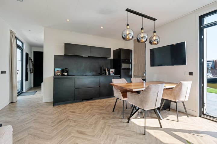 Foto 12 van Nieuw-Loosdrechtsedijk 215-CH026