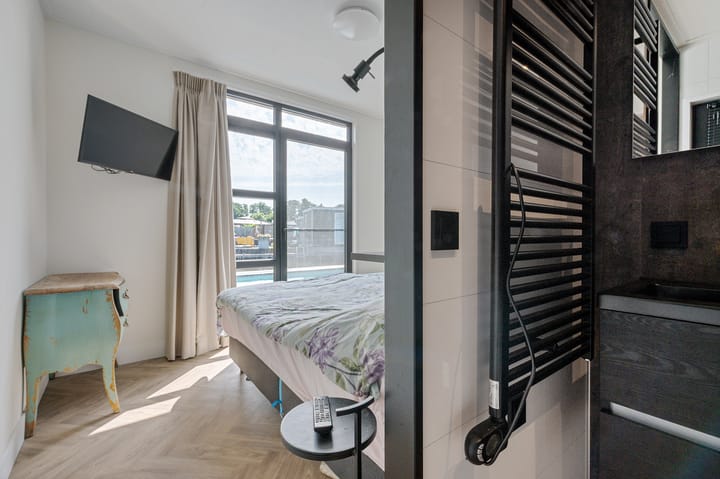 Foto 18 van Nieuw-Loosdrechtsedijk 215-CH026