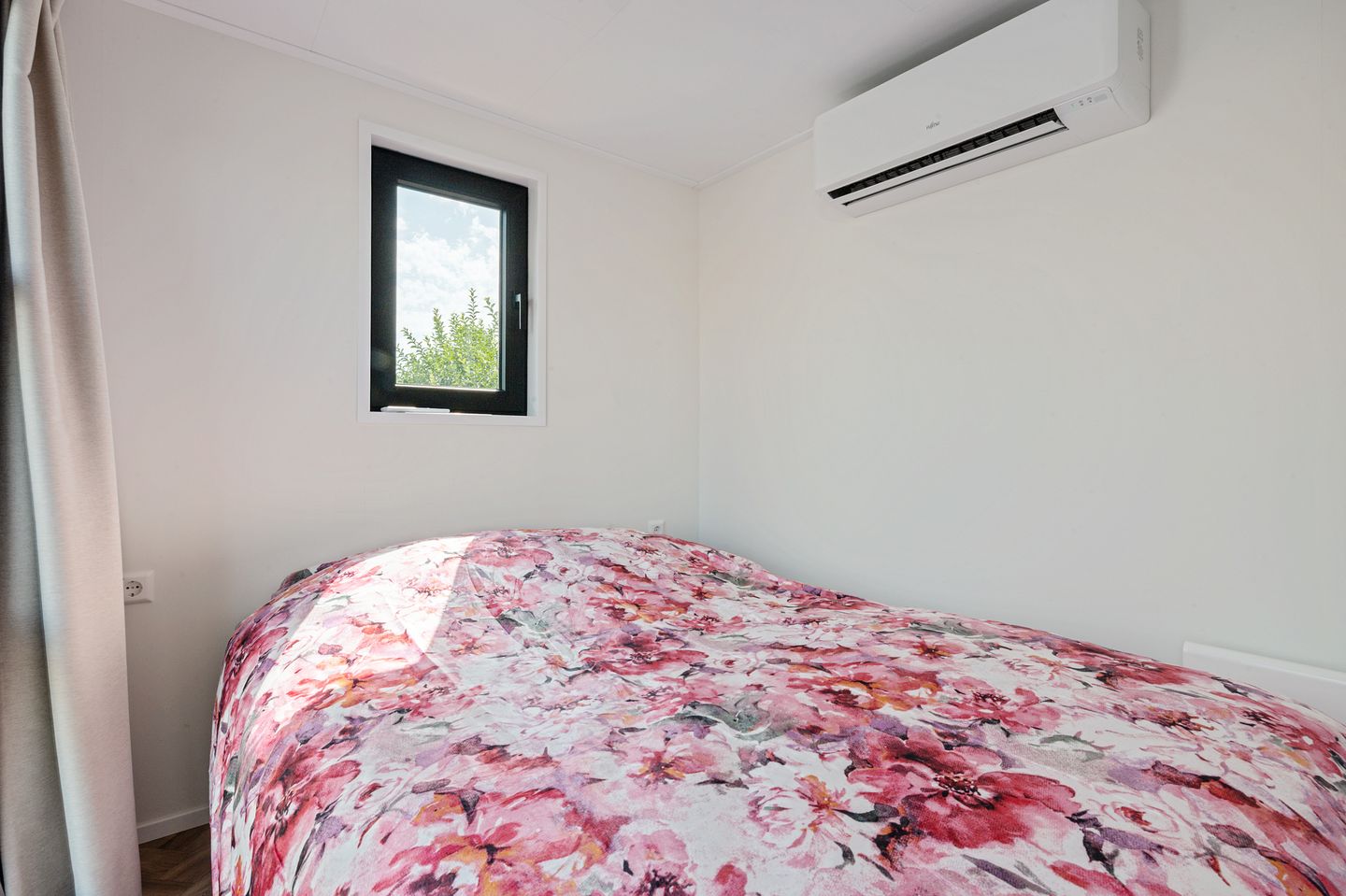 Photo 20 of Nieuw-Loosdrechtsedijk 215-CH026