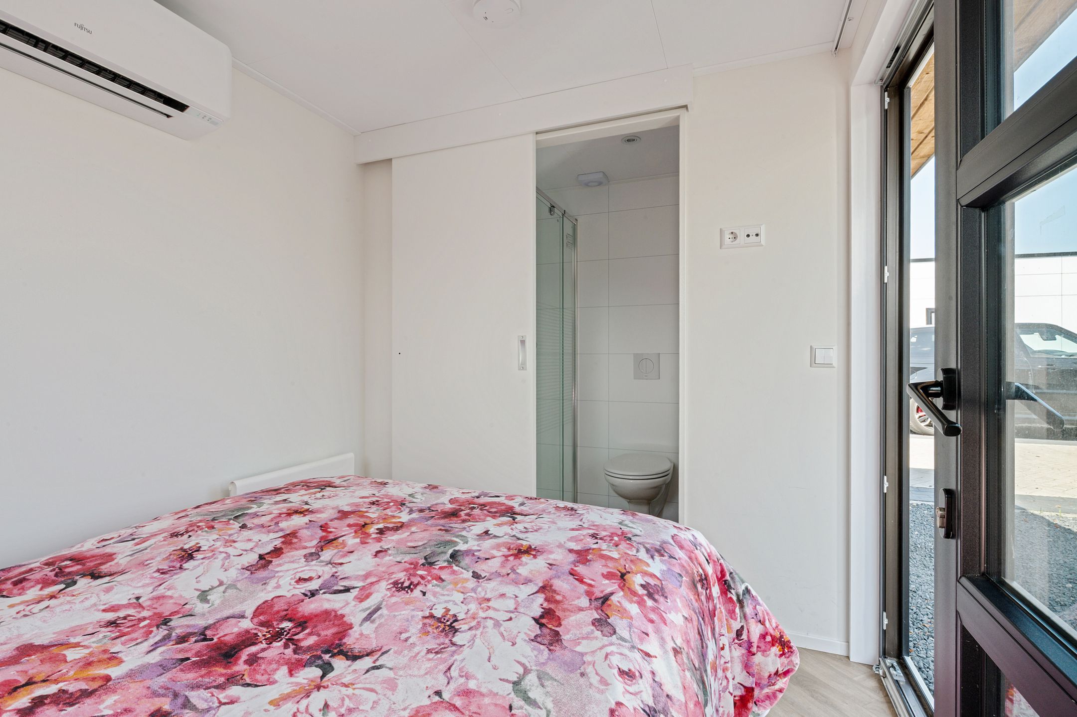 Photo 21 of Nieuw-Loosdrechtsedijk 215-CH026