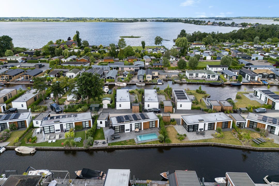 Photo 28 of Nieuw-Loosdrechtsedijk 215-CH026