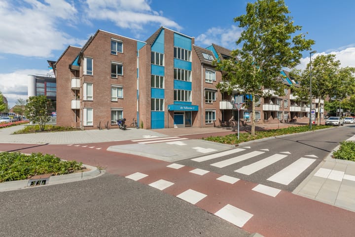 Foto 2 van Valkenierstraat 7