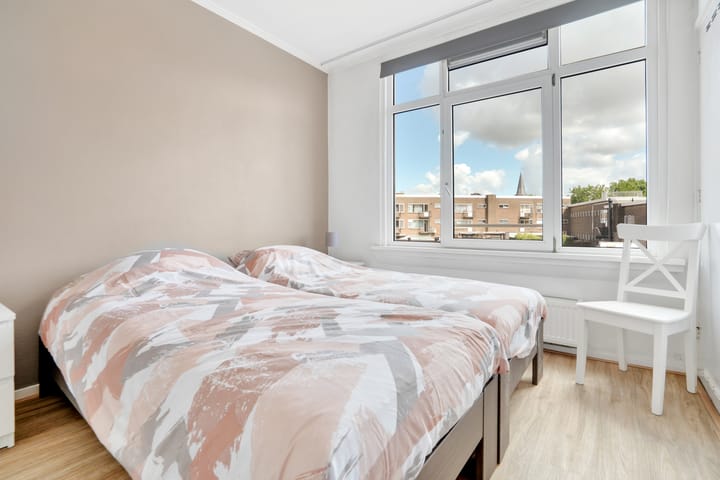 Photo 25 of H.J. van Heekplein 37