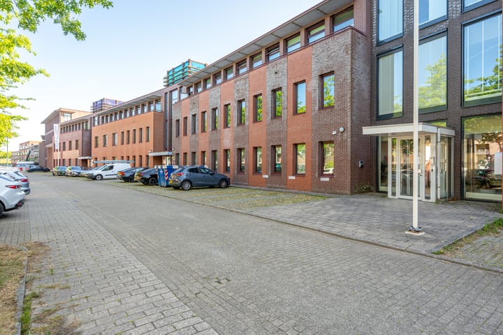 De Bouw 107, Houten