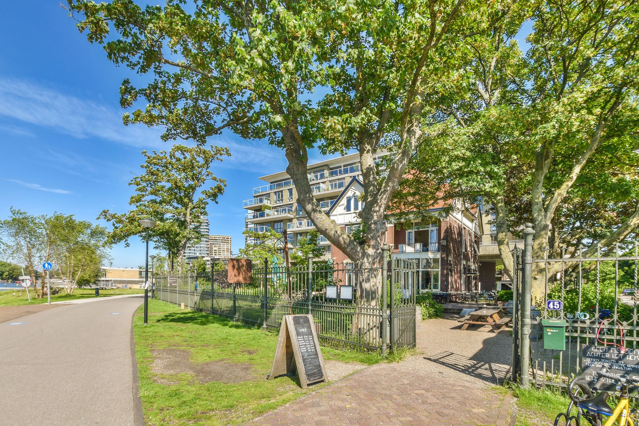 Photo 21 of Amstelvlietstraat 329