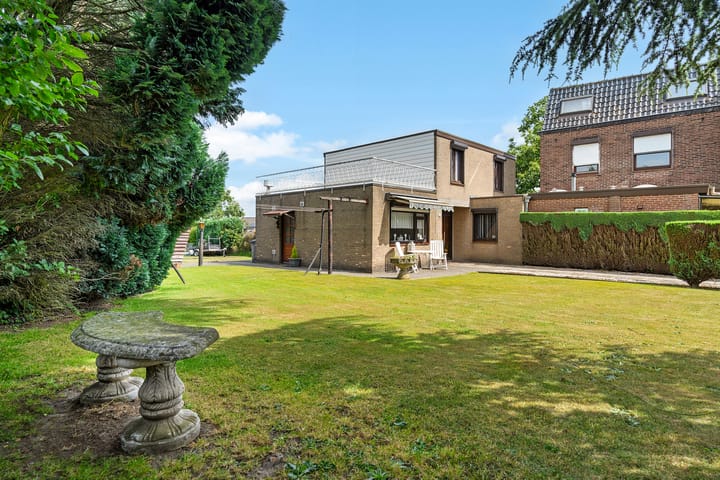 Foto 19 van van Leerodestraat 15