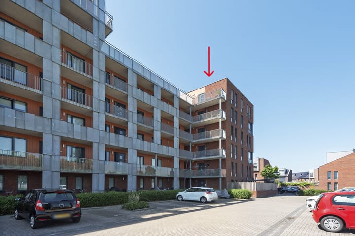 Photo 1 of Vertrekspoor 67