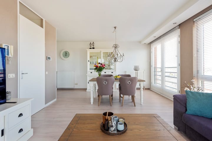 Photo 6 of Vertrekspoor 67