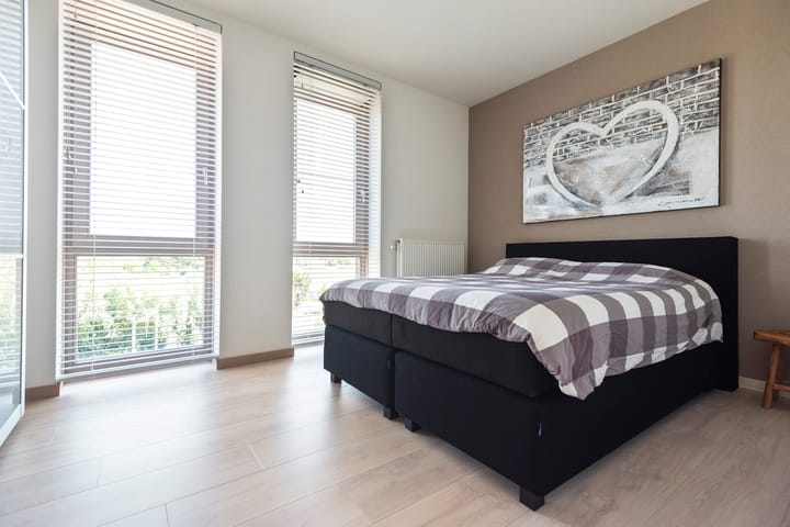 Photo 15 of Vertrekspoor 67