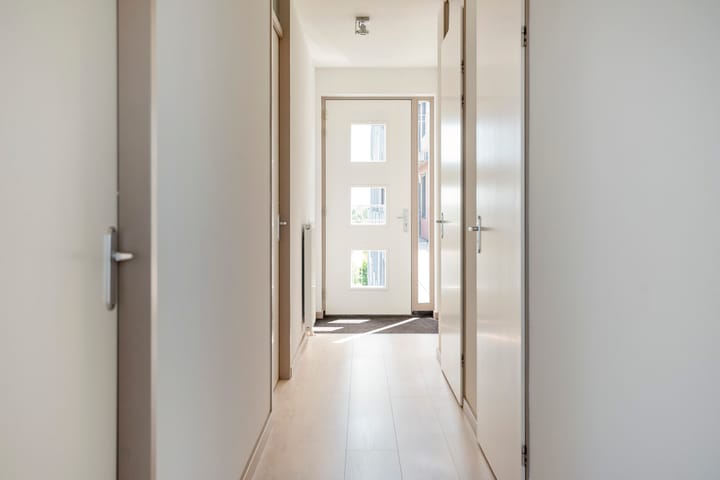 Photo 19 of Vertrekspoor 67