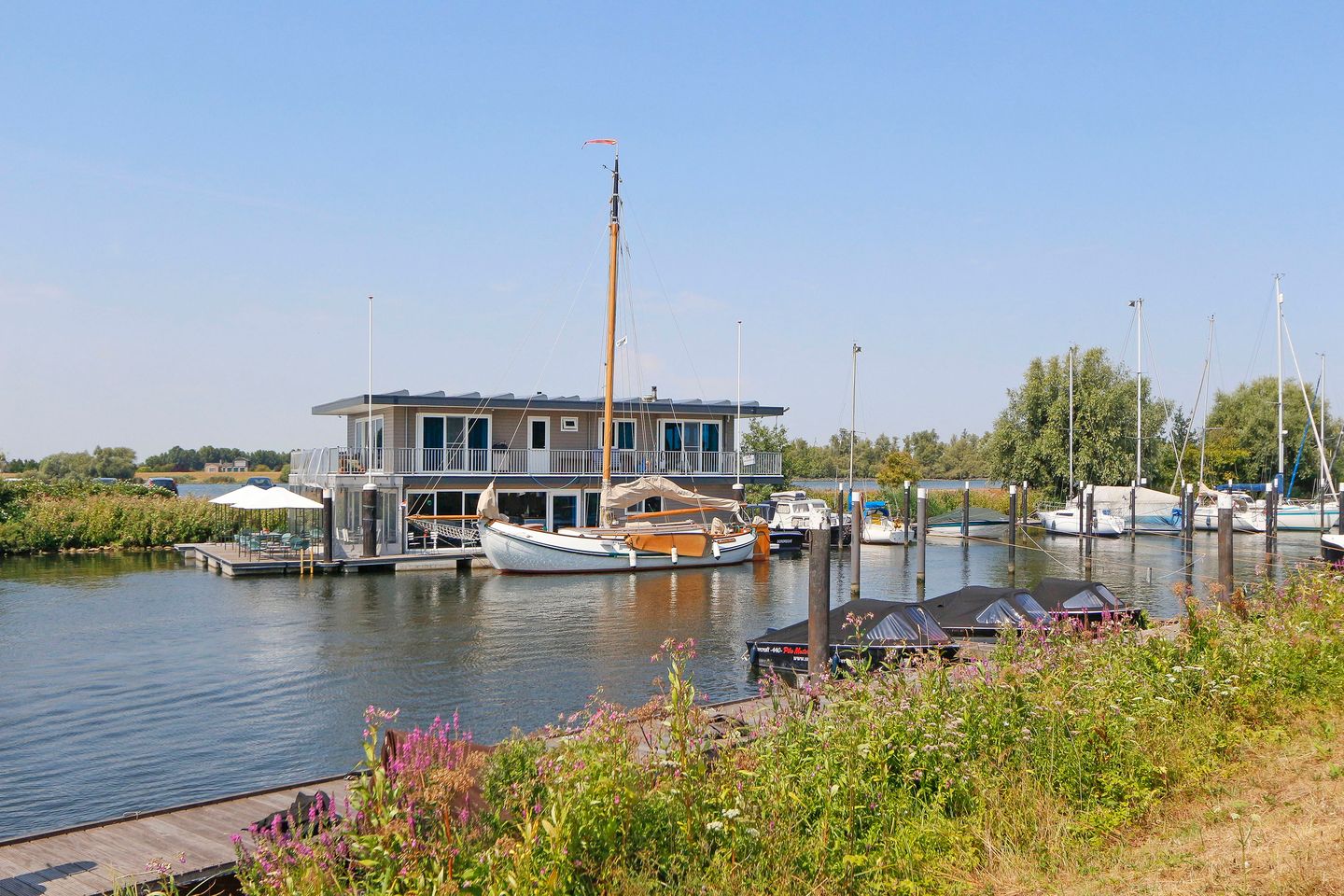 Foto 35 van Rijksstraatweg 186-471