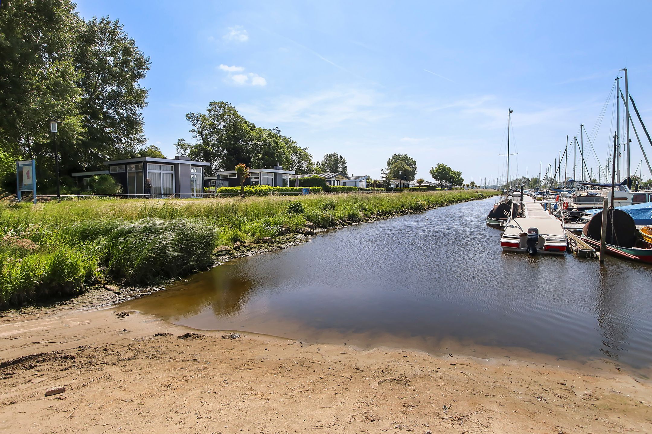 Foto 45 van Rijksstraatweg 186-471