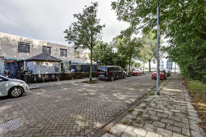 Foto 24 van Finnjolstraat 22