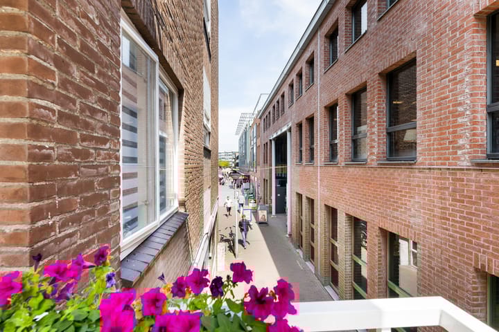 Foto 24 van Spuistraat 8