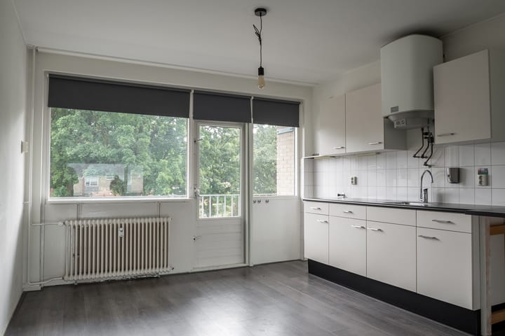 Foto 13 van Staringstraat 274