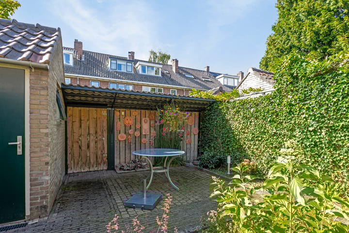 Photo 10 of Megenstraat 30