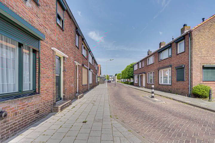 Photo 8 of Margrietstraat 7