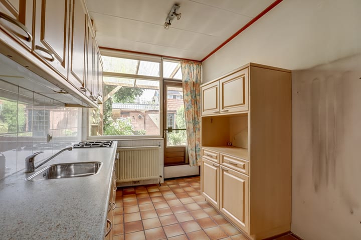 Photo 11 of Bloemstraat 30