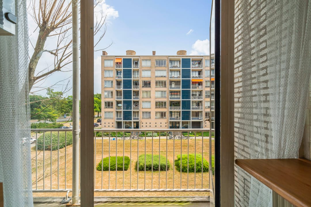 Photo 37 of Van Alkemadelaan 1040