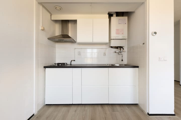 Photo 4 of Daniël Defoelaan 131