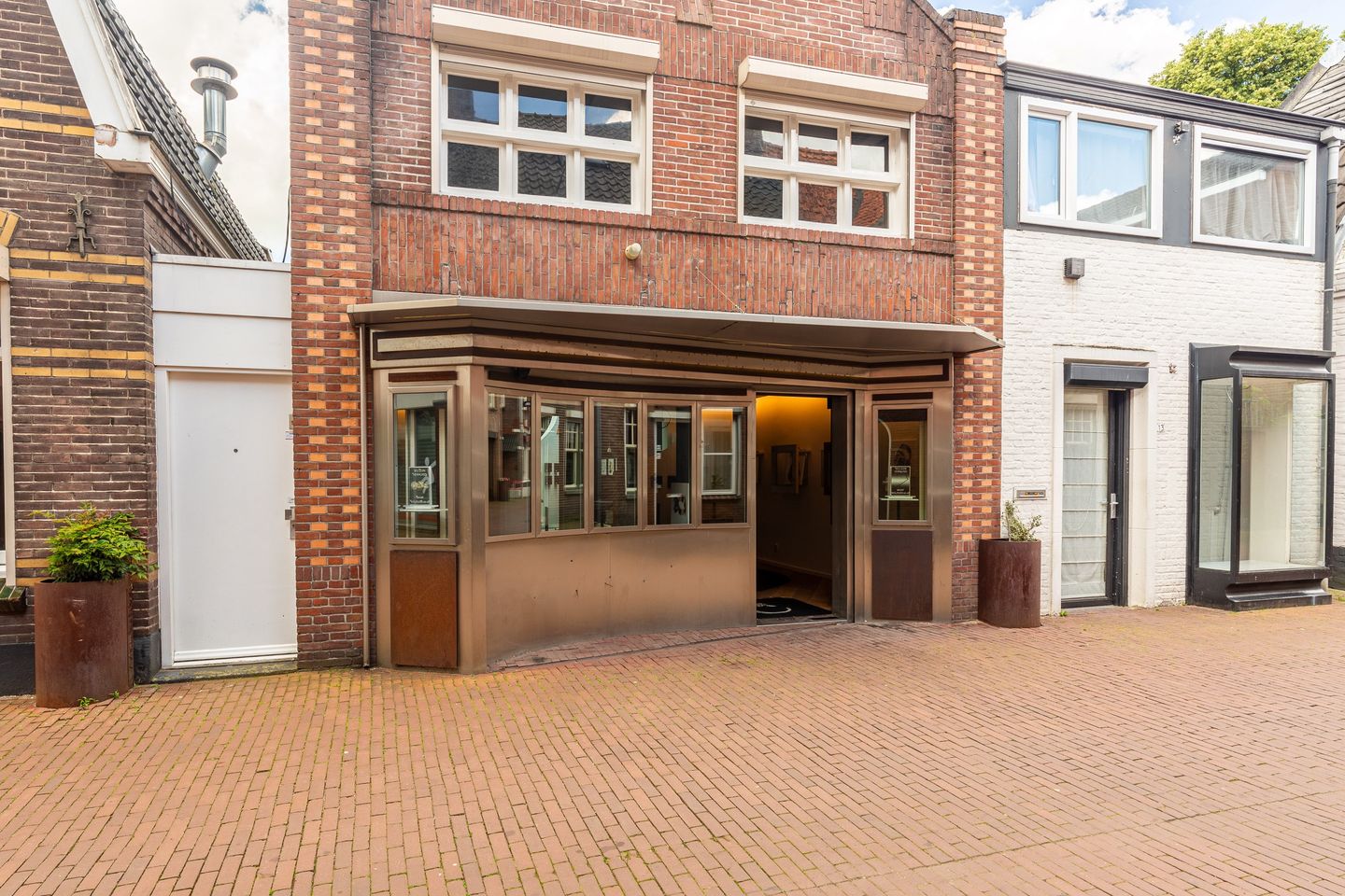 View photo 2 of Houtstraat 15