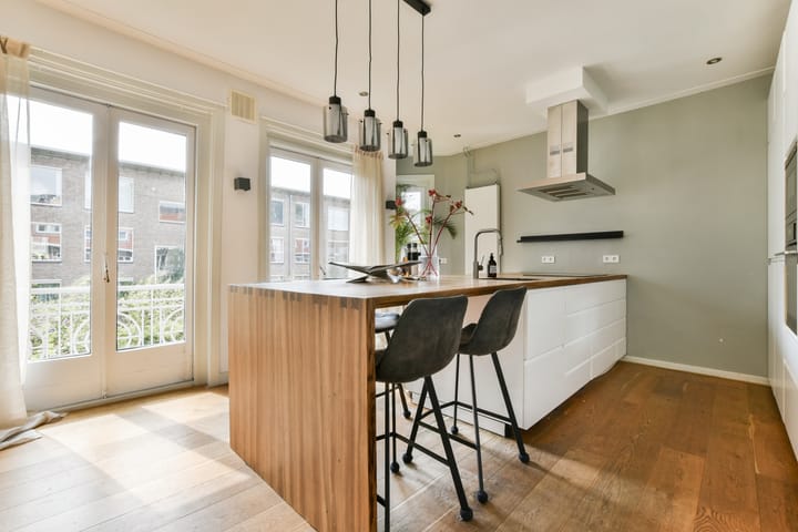 Foto 10 van Johannes van der Waalsstraat 51-1