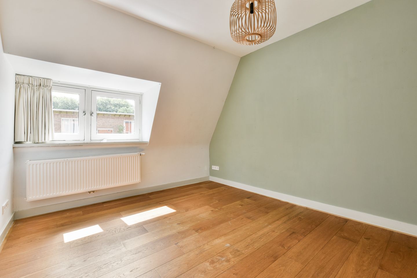 Foto 20 van Johannes van der Waalsstraat 51-1