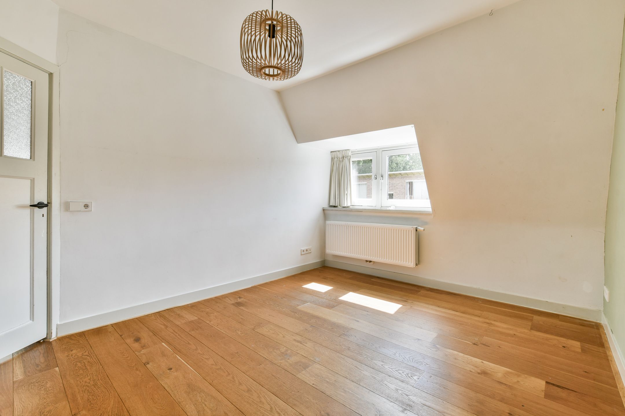 Foto 21 van Johannes van der Waalsstraat 51-1