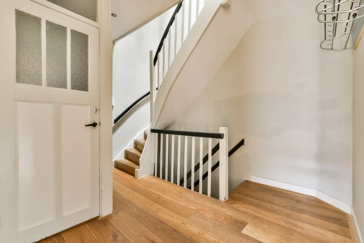 Foto 25 van Johannes van der Waalsstraat 51-1