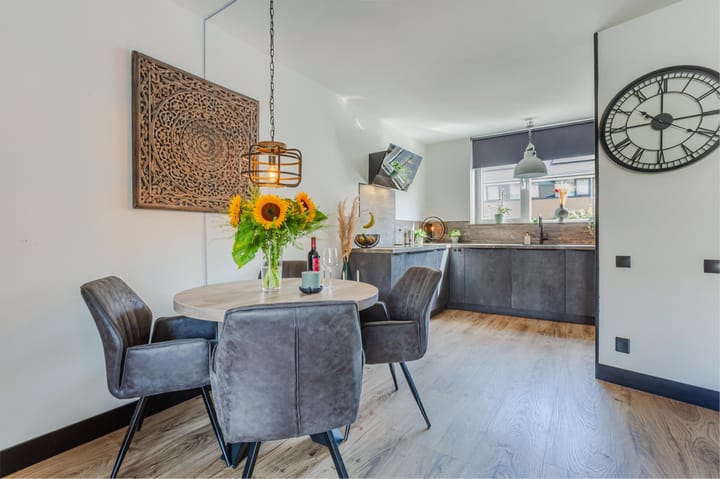 Photo 10 of Oktoberstraat 93