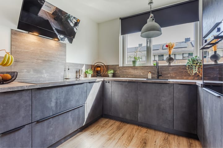 Photo 11 of Oktoberstraat 93