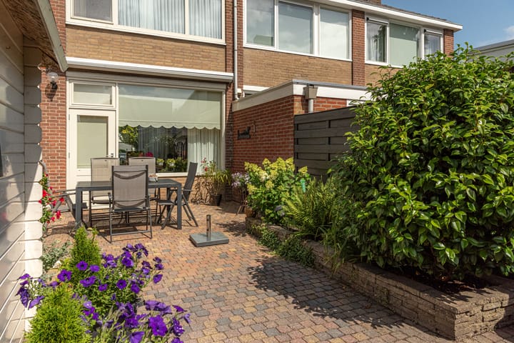 Foto 2 van K R Poststraat 24