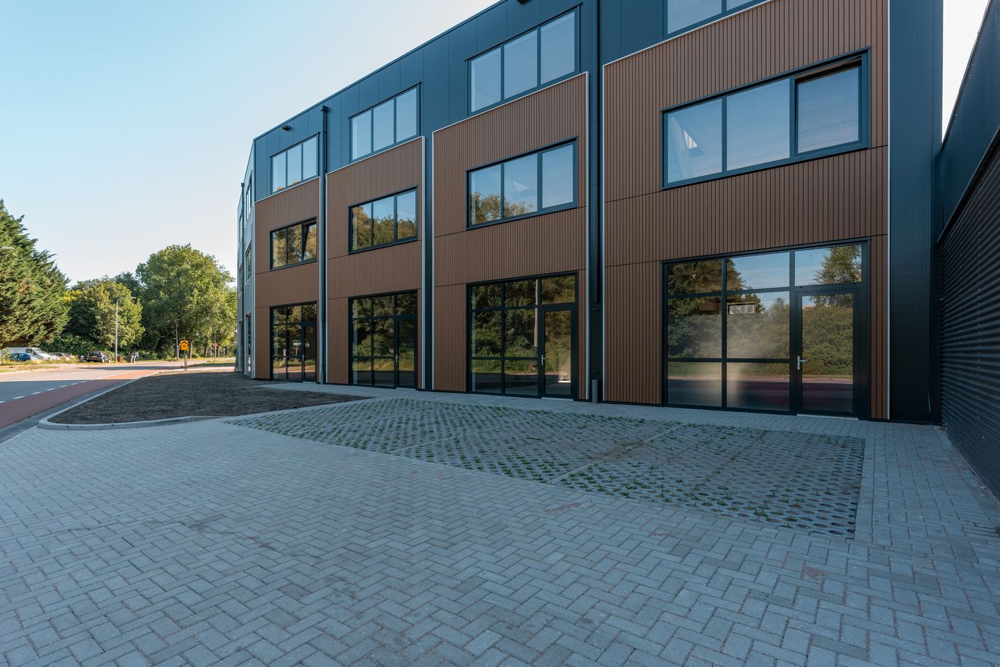 View photo 3 of Bestevaerstraat 67-L