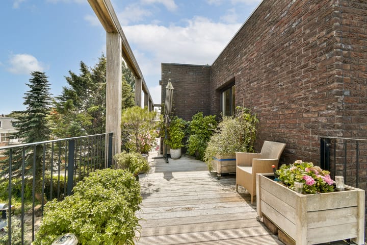 Foto 11 van Johan de Wittlaan 18