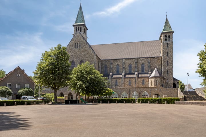 Photo 47 of Athoslaan 35