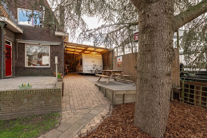 Photo 10 of J.D. van Leeuwenstraat 13