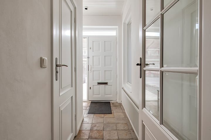 Photo 12 of J.D. van Leeuwenstraat 13