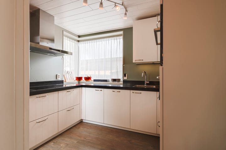 Photo 17 of J.D. van Leeuwenstraat 13