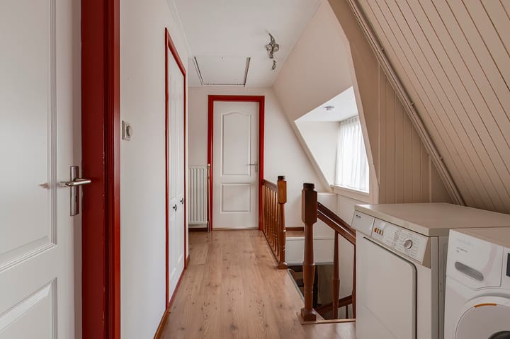 Photo 21 of J.D. van Leeuwenstraat 13