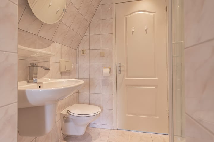 Photo 27 of J.D. van Leeuwenstraat 13