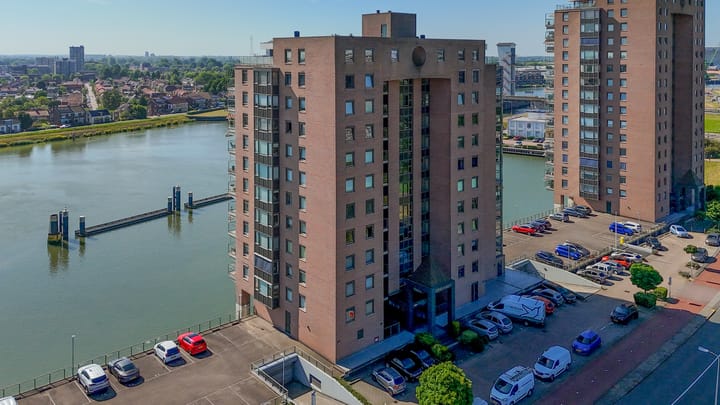 Foto 2 van Ketensezoom 82