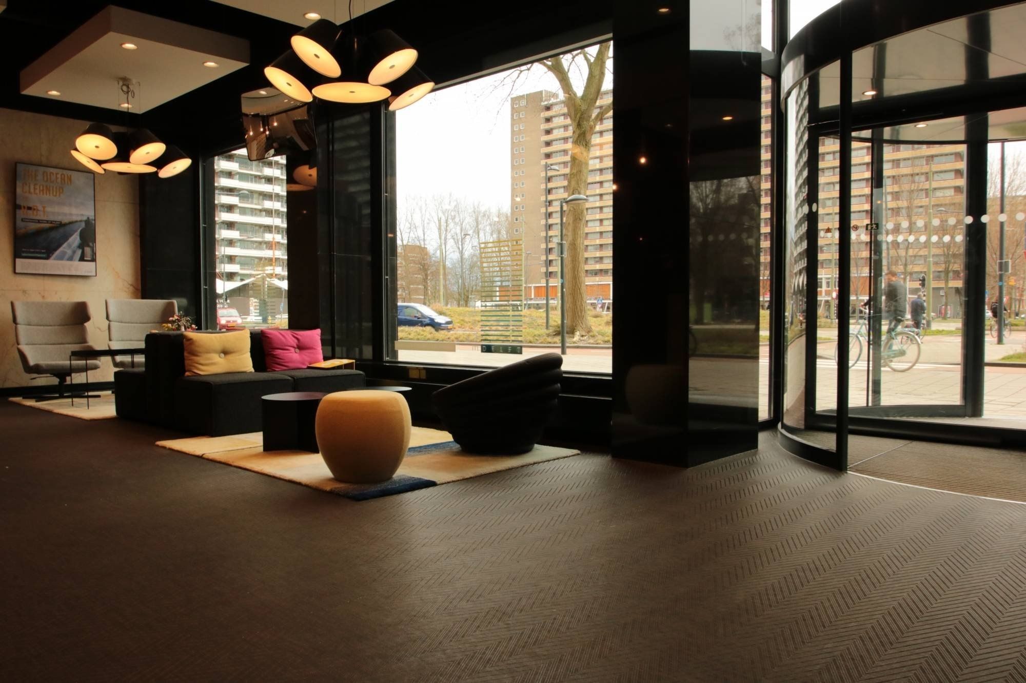 Photo 6 of Martinus Nijhofflaan 2-C9