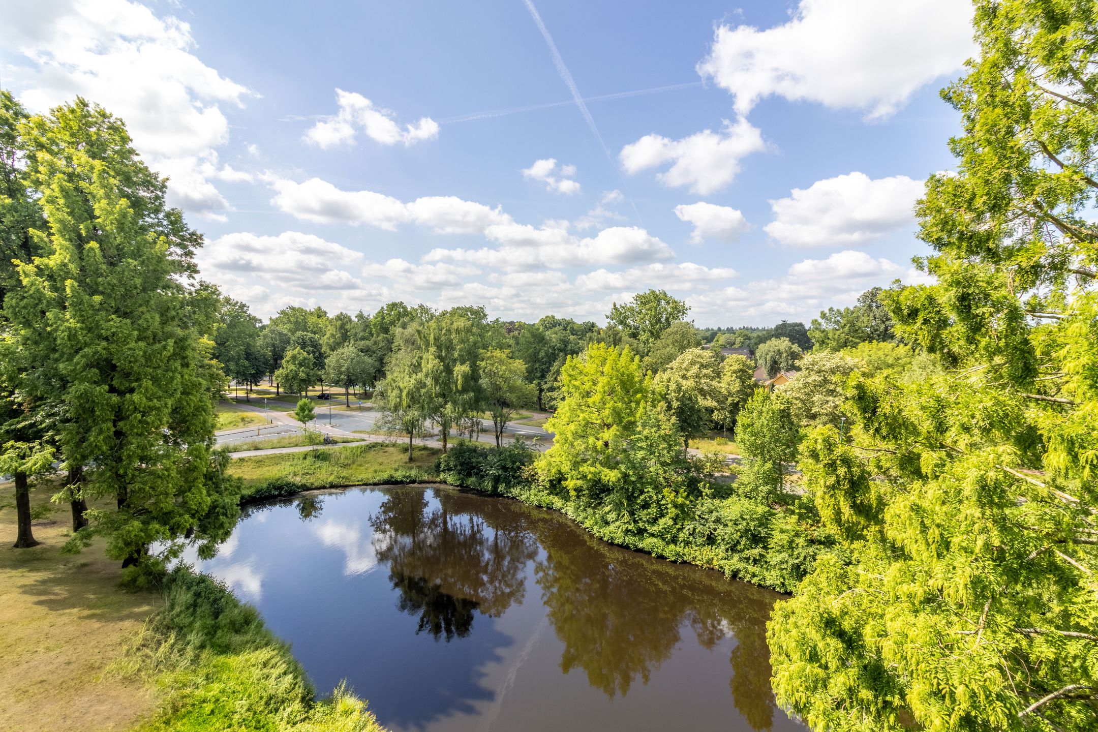 Photo 9 of Veenbesstraat 668