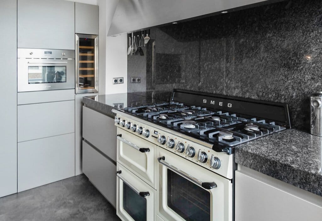 Photo 11 of Badhuisweg 70-B