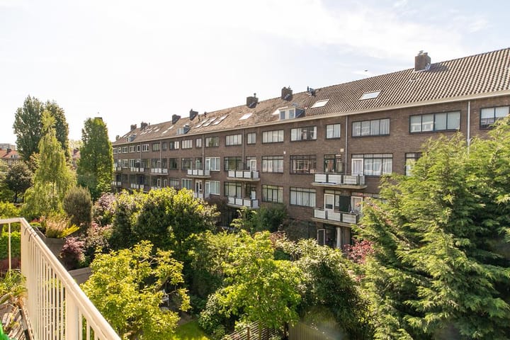 Photo 2 of Nolensstraat 68-B02