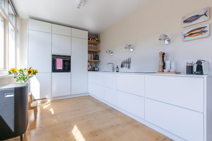 Photo 5 of Nolensstraat 68-B02