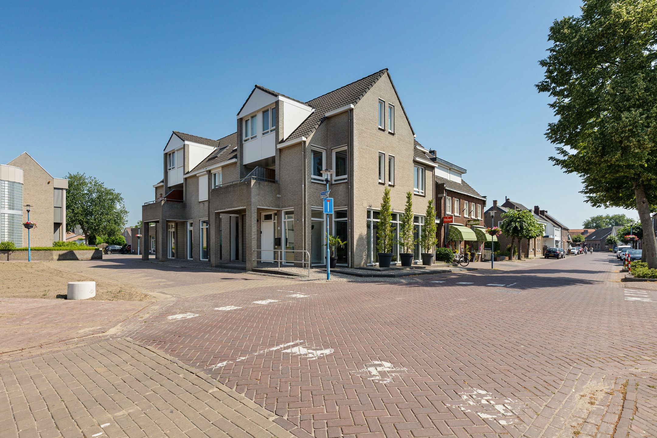 Foto 42 van Raadhuisplein 1-E