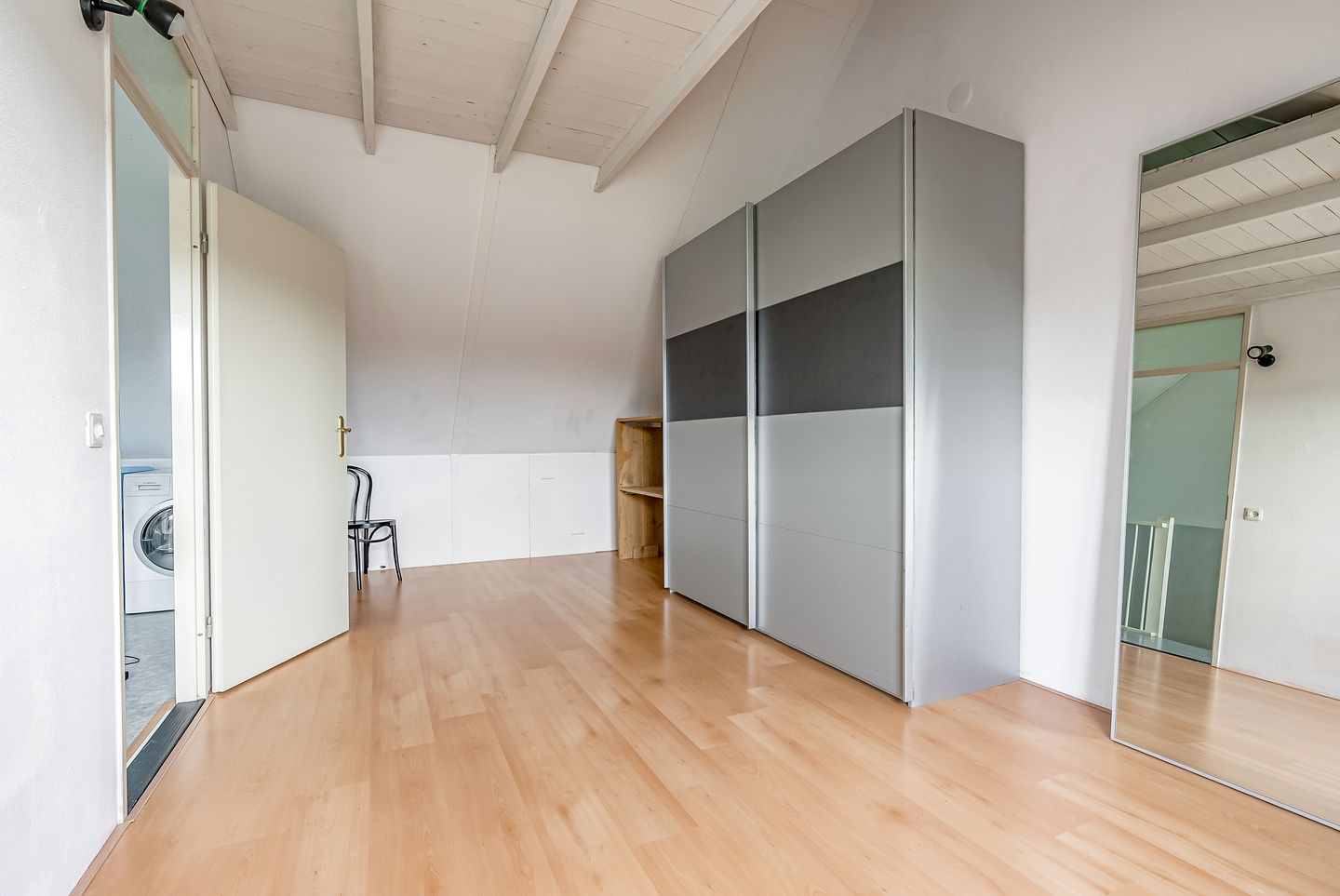 Photo 34 of Nat King Colestraat 9