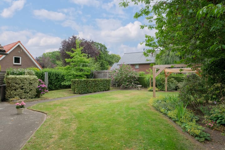 Foto 38 van Kastanjelaan 2